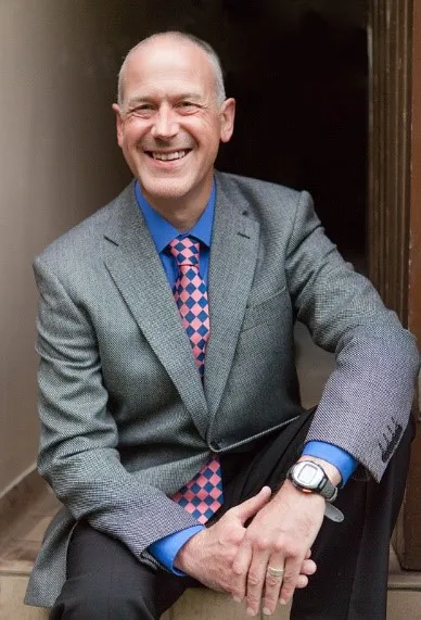 Iain Davidson Headshot